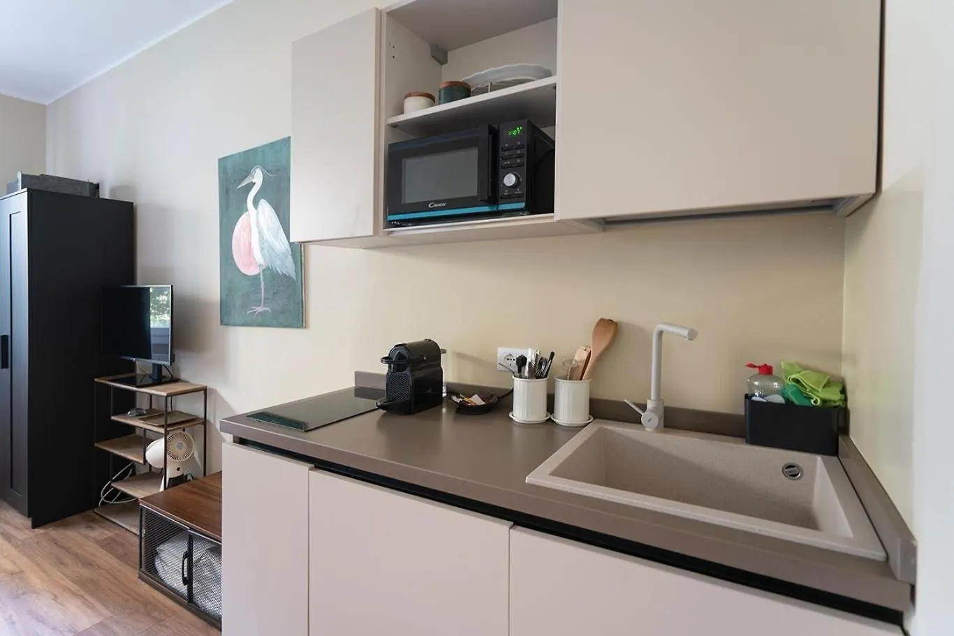 Nuovissimo Monolocale Con Cucina E Terrazzo Apartman Milánó 0*,